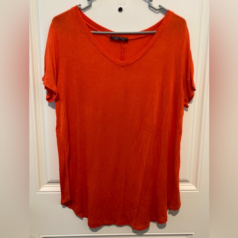 Shop Basic USA Short Sleeve V-neck Round Bottom Top Halloween 🎃 Size 1X